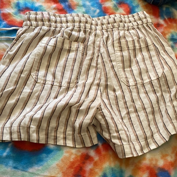 Old navy striped shorts - Picture 3 of 3